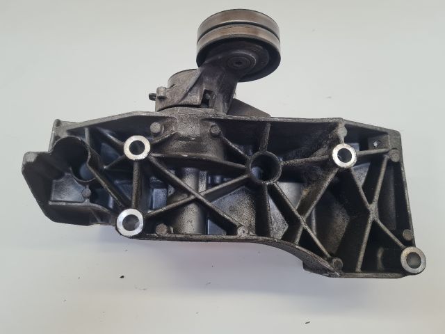 bontott VW GOLF IV Generátor Tartó Bak