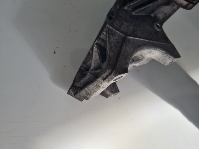 bontott VW GOLF IV Generátor Tartó Bak