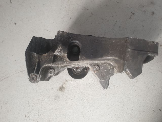 bontott VW GOLF IV Generátor Tartó Bak