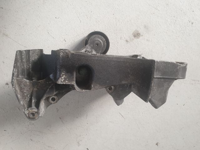 bontott VW GOLF IV Generátor Tartó Bak