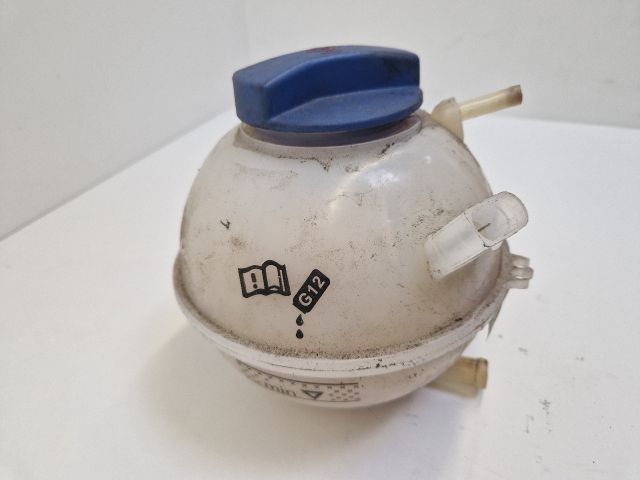 bontott VW GOLF IV Kiegyenlítő Tartály