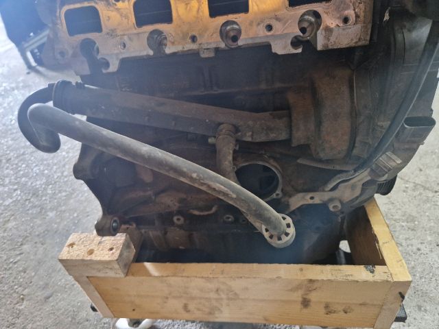 bontott VW GOLF IV Motor (Fűzött blokk hengerfejjel)