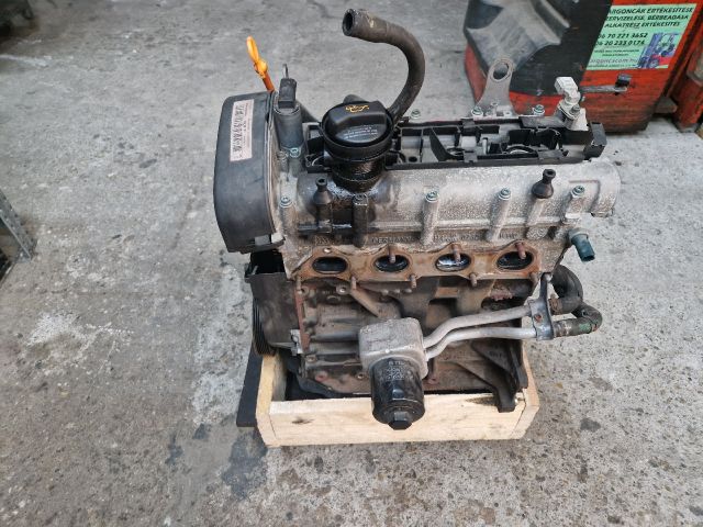 bontott VW GOLF IV Motor (Fűzött blokk hengerfejjel)