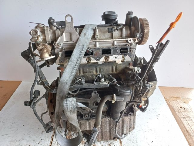 bontott VW GOLF IV Motor (Fűzött blokk hengerfejjel)