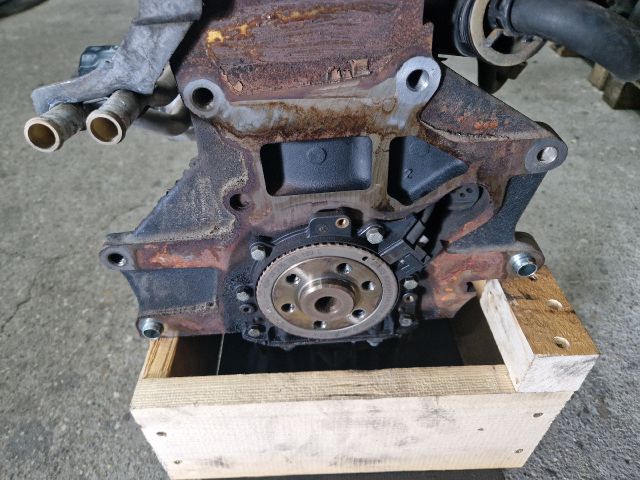 bontott VW GOLF IV Motor (Fűzött blokk hengerfejjel)