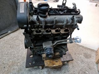 bontott VW GOLF IV Motor (Fűzött blokk hengerfejjel)