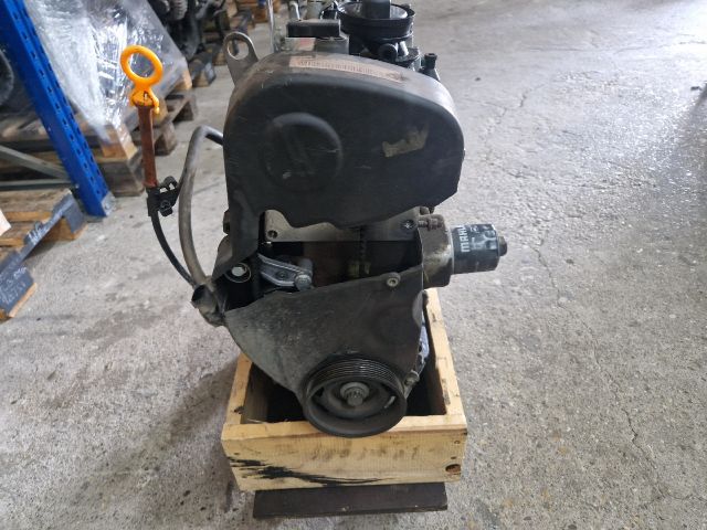 bontott VW GOLF IV Motor (Fűzött blokk hengerfejjel)