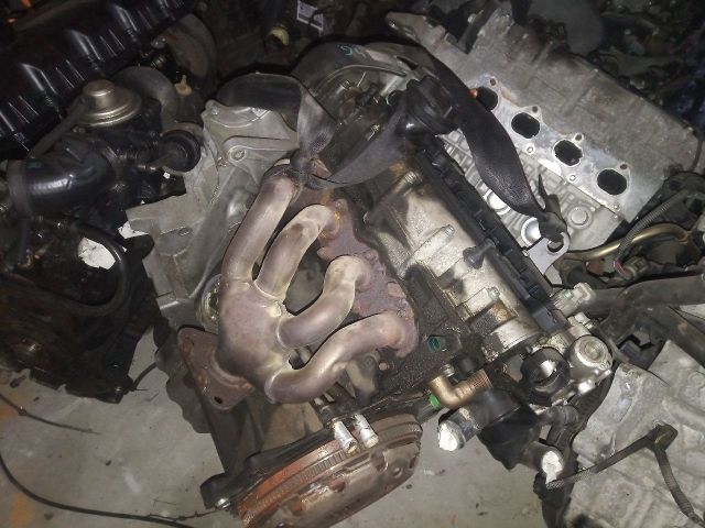 bontott VW GOLF IV Motor (Fűzött blokk hengerfejjel)