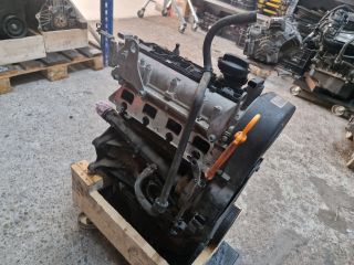 bontott VW GOLF IV Motor (Fűzött blokk hengerfejjel)