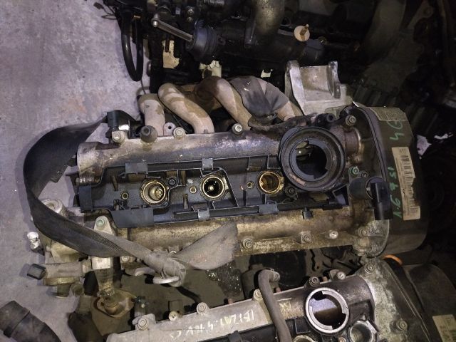 bontott VW GOLF IV Motor (Fűzött blokk hengerfejjel)