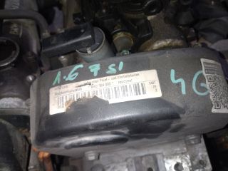 bontott VW GOLF IV Motor (Fűzött blokk hengerfejjel)