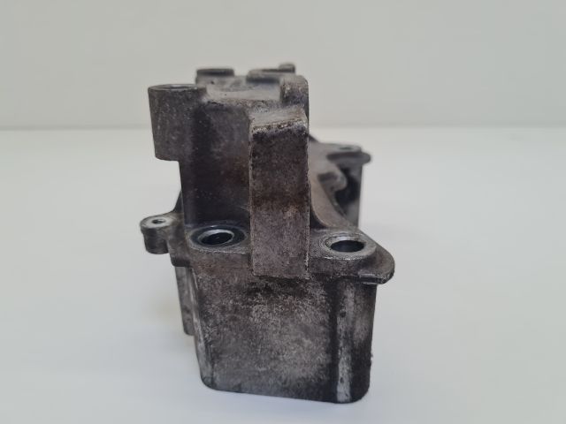 bontott VW GOLF IV Motor Tartó Bak (Fém)