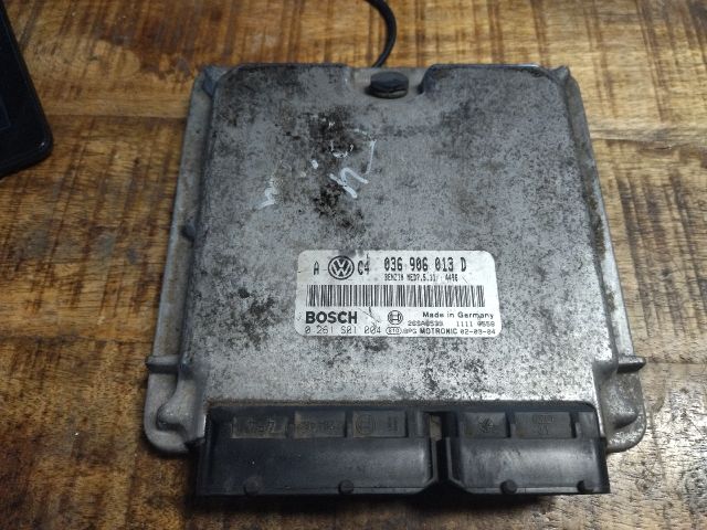 bontott VW GOLF IV Motorvezérlő