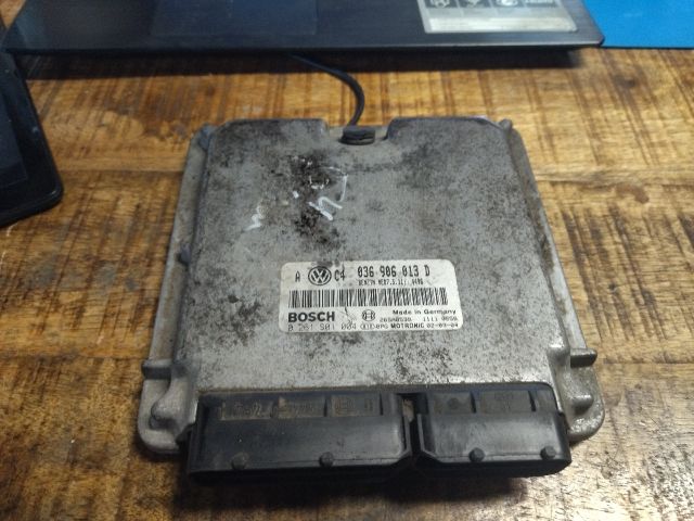 bontott VW GOLF IV Motorvezérlő