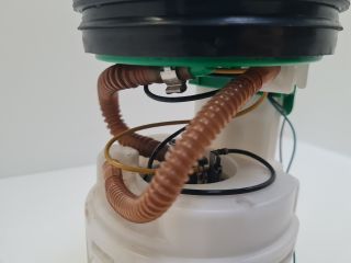 bontott VW GOLF IV Üzemanyag Szivattyú