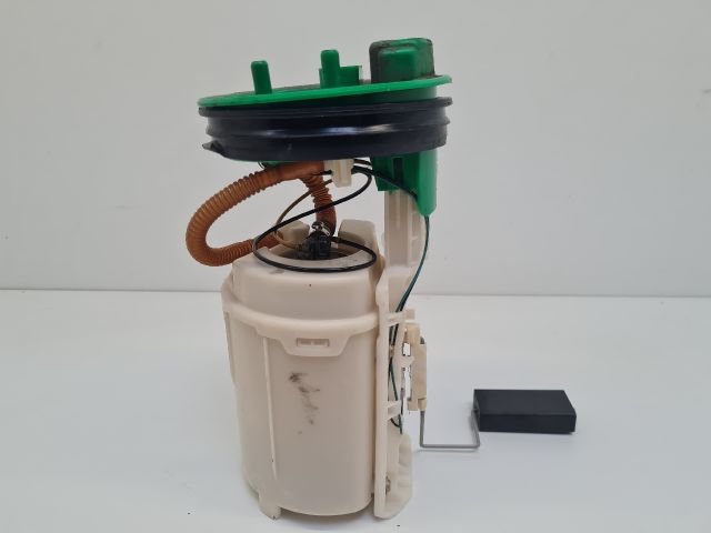 bontott VW GOLF IV Üzemanyag Szivattyú