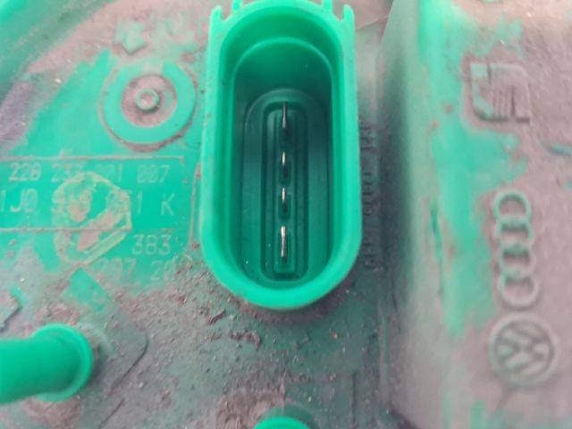 bontott VW GOLF IV Üzemanyag Szivattyú