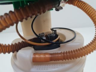 bontott VW GOLF IV Üzemanyag Szivattyú