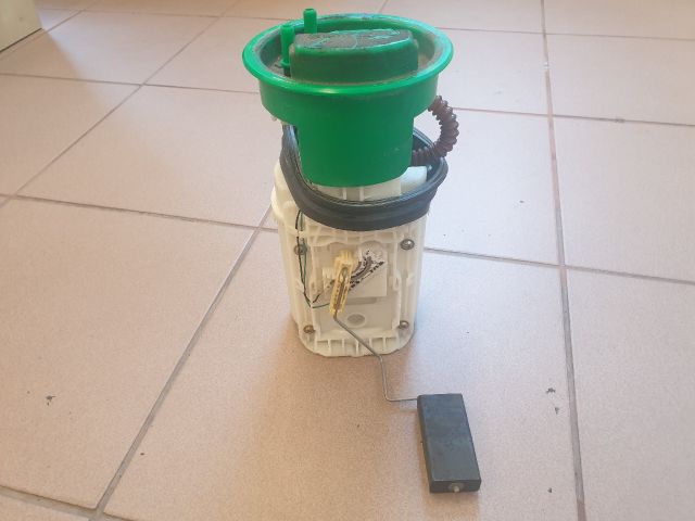 bontott VW GOLF IV Üzemanyag Szivattyú