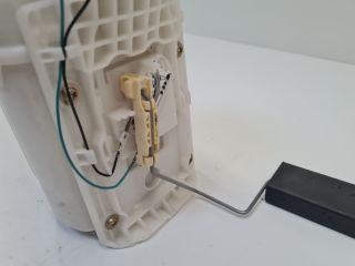 bontott VW GOLF IV Üzemanyag Szivattyú