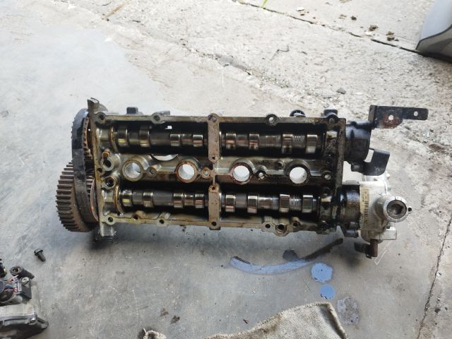 bontott VW GOLF IV Vezérműtengely Házzal