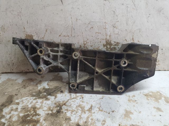 bontott VW GOLF IV Generátor Tartó Bak