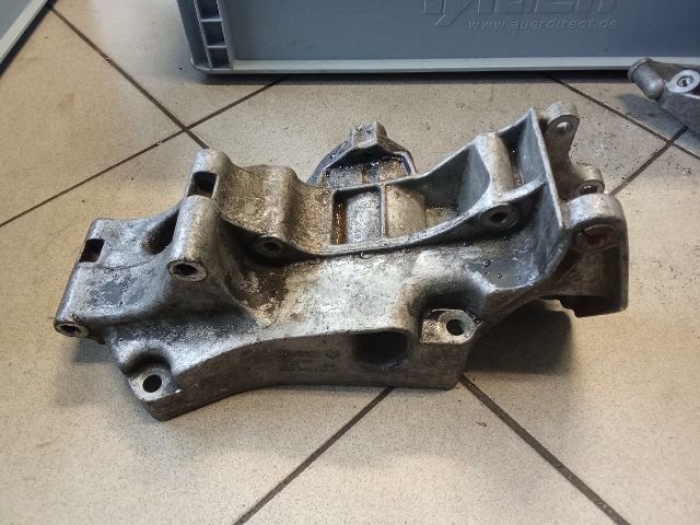 bontott VW GOLF IV Generátor Tartó Bak