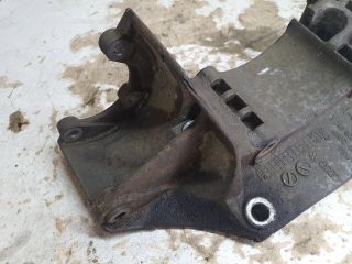 bontott VW GOLF IV Generátor Tartó Bak