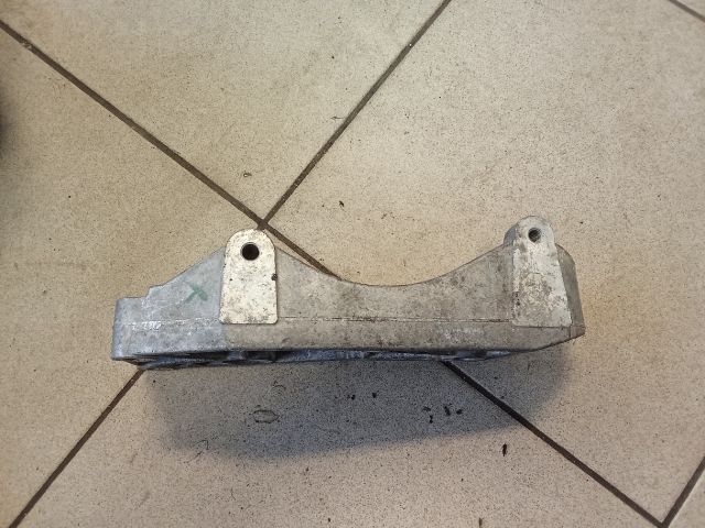 bontott VW GOLF IV Generátor Tartó Bak