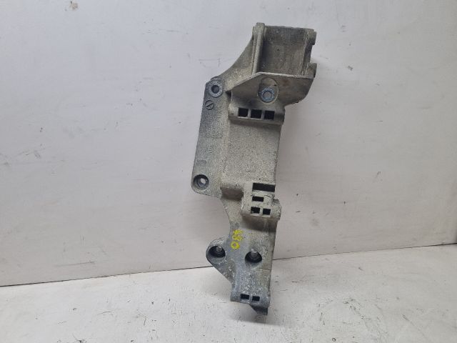 bontott VW GOLF IV Generátor Tartó Bak