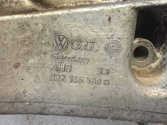 bontott VW GOLF IV Generátor Tartó Bak