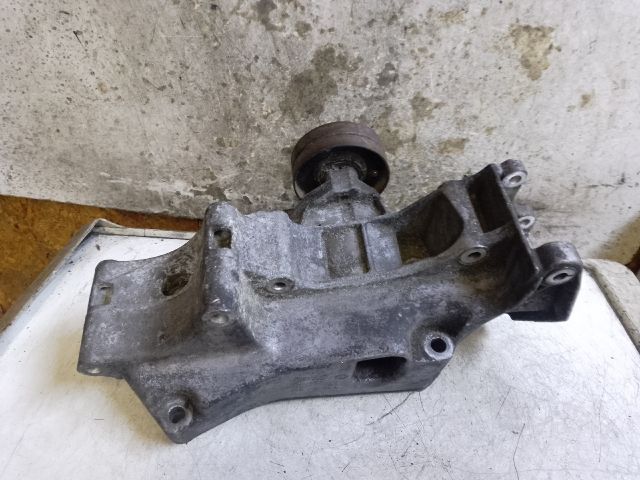 bontott VW GOLF IV Generátor Tartó Bak