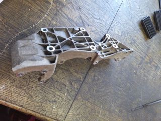 bontott VW GOLF IV Generátor Tartó Bak