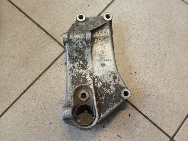 bontott VW GOLF IV Generátor Tartó Bak