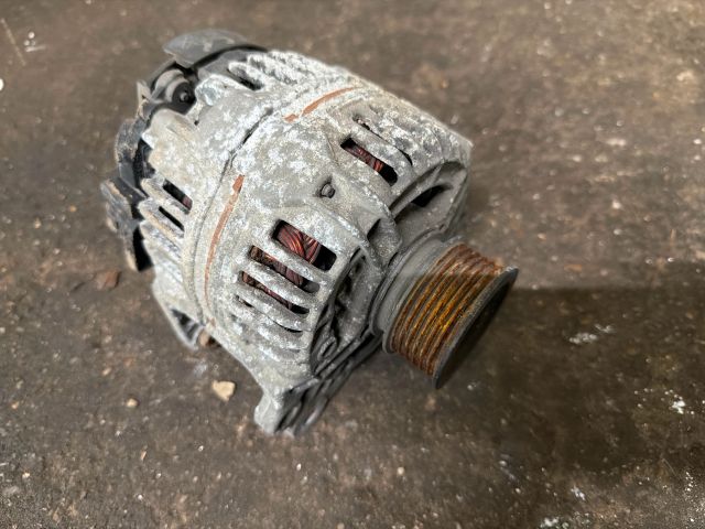 bontott VW GOLF IV Generátor