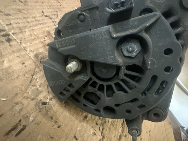 bontott VW GOLF IV Generátor