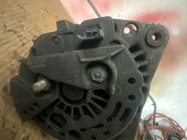 bontott VW GOLF IV Generátor