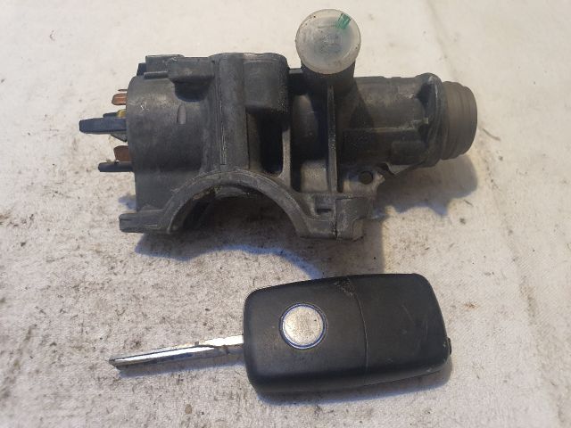 bontott VW GOLF IV Gyújtáskapcsoló Házzal