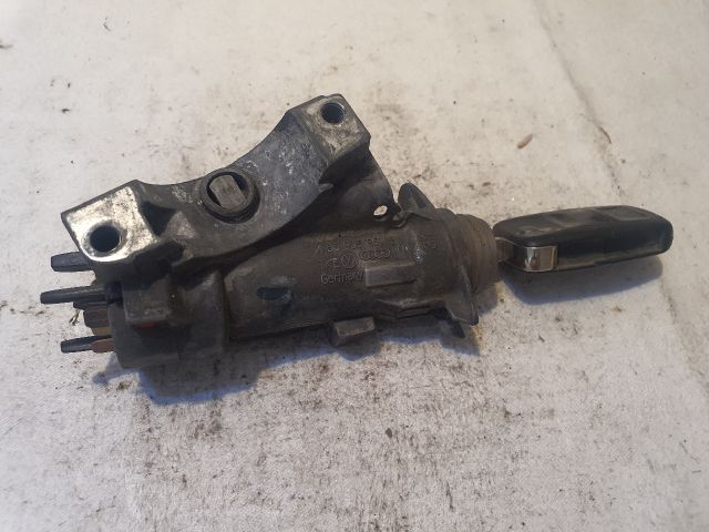 bontott VW GOLF IV Gyújtáskapcsoló Házzal