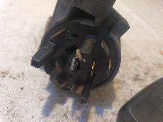 bontott VW GOLF IV Gyújtáskapcsoló Házzal