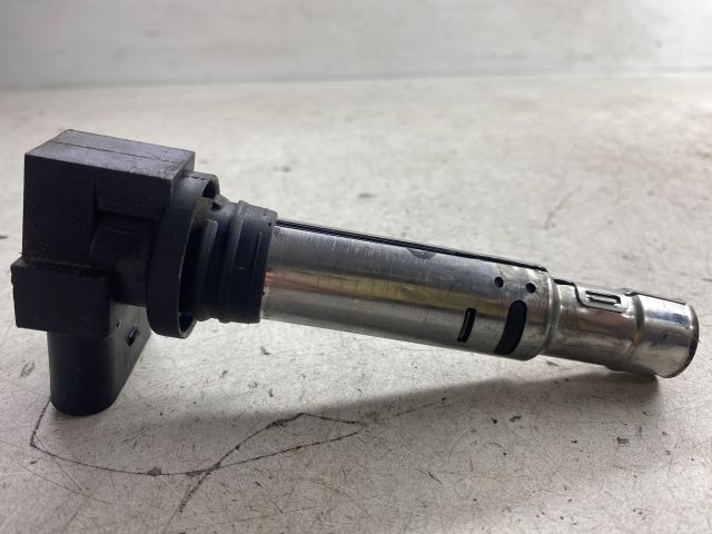 bontott VW GOLF IV Gyújtótrafó