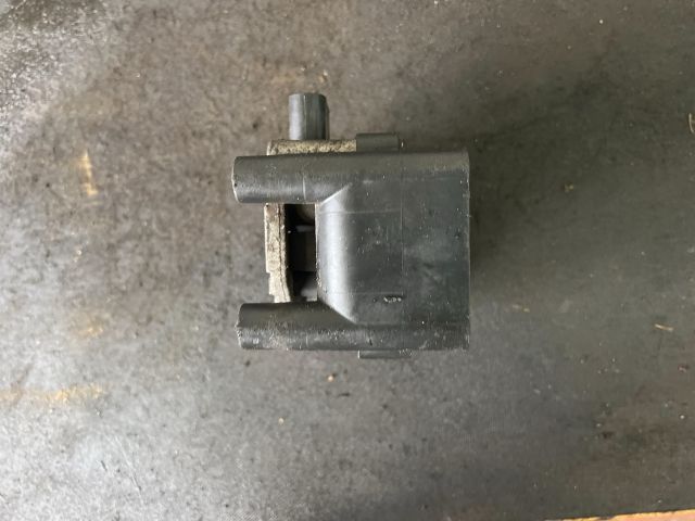 bontott VW GOLF IV Gyújtótrafó