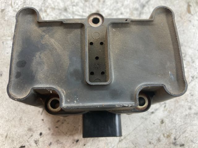 bontott VW GOLF IV Gyújtótrafó