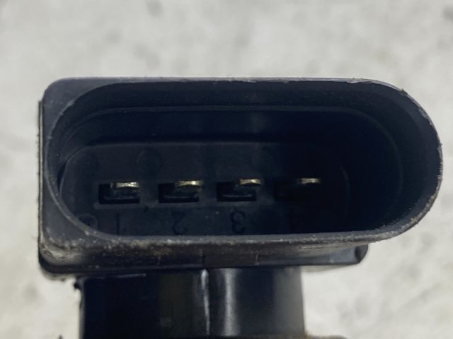 bontott VW GOLF IV Gyújtótrafó