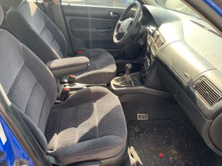 bontott VW GOLF IV Jobb első Gólyaláb (Lengécsillapító, Rugó)