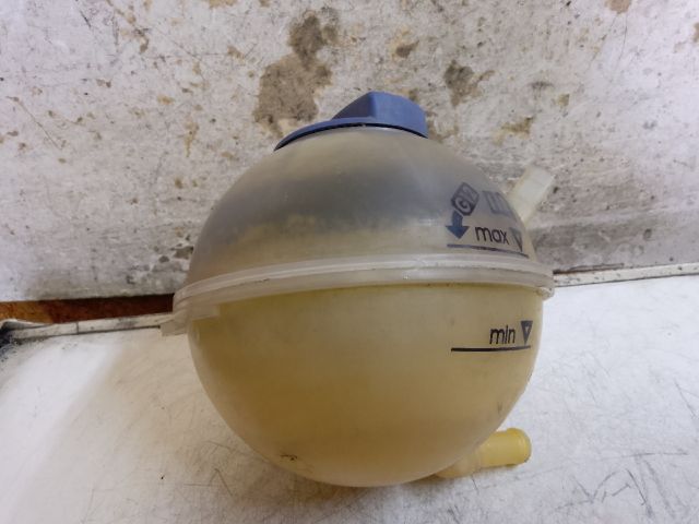 bontott VW GOLF IV Kiegyenlítő Tartály