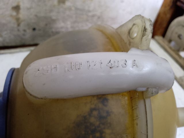 bontott VW GOLF IV Kiegyenlítő Tartály