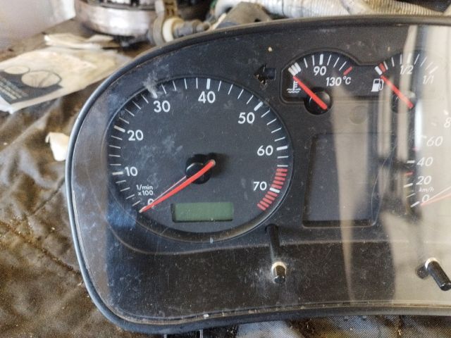 bontott VW GOLF IV Kilométeróra