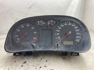 bontott VW GOLF IV Kilométeróra