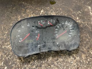 bontott VW GOLF IV Kilométeróra